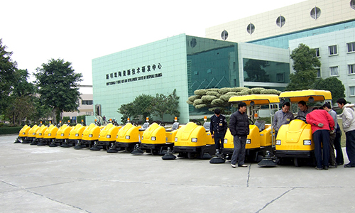 Our Customer Purchased A Large Number Of Our Industrial Sweep Machine